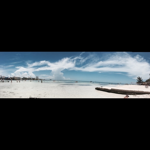 Meet your Posher, Alexis - Picture 1 of 1